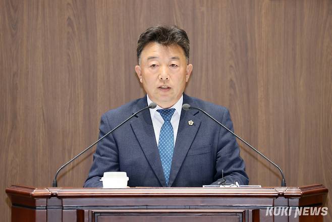 충남도의회 오인환 의원(논산2‧더불어민주당)이 5일 제362회 정례회 1차 본회의에서 5분 발언을 하고 있다.