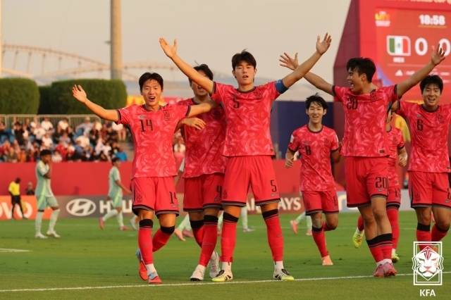 백기태 감독이 이끈 대한민국 U17 축구대표팀은 4일(한국시간) 카타르 알라이얀의 아스피아어존 피치1에서 열린 멕시코와의 2025 FIFA U17 카타르 월드컵 조별리그 F조 1차전에서 2-1 승리했다. 사진=대한축구협회 제공