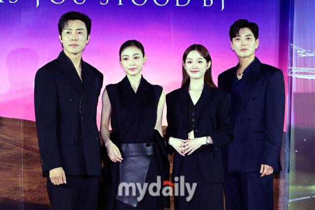 2025년 11월 5일 서울 용산 CGV에서 진행된 넷플릭스 '당신이 죽였다' 제작발표회에서 이무생, 전소니, 이유미, 장승조 (왼쪽부터)가 포즈를 취하고 있다.