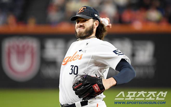 29일 대전 한화생명볼파크에서 열린 한국시리즈 3차전 한화 이글스와 LG 트윈스의 경기. 한화 폰세가 역투하고 있다. 대전=박재만 기자 pjm@sportschosun.com/2025.10.29/