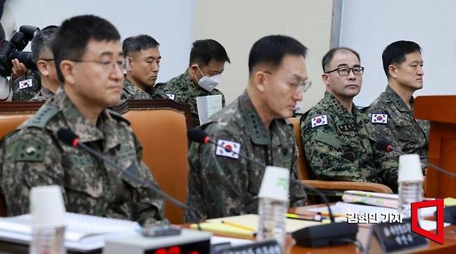 곽종근 특수전사령관이 14일 국회에서 열린 '윤석열 정부의 비상계엄 선포를 통한 내란 혐의 진상규명 국정조사 특별위원회' 전체회의에 출석하고 있다. 김현민 기자