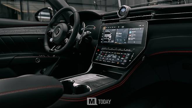 마세라티 그레칼레 폴고레 인테리어