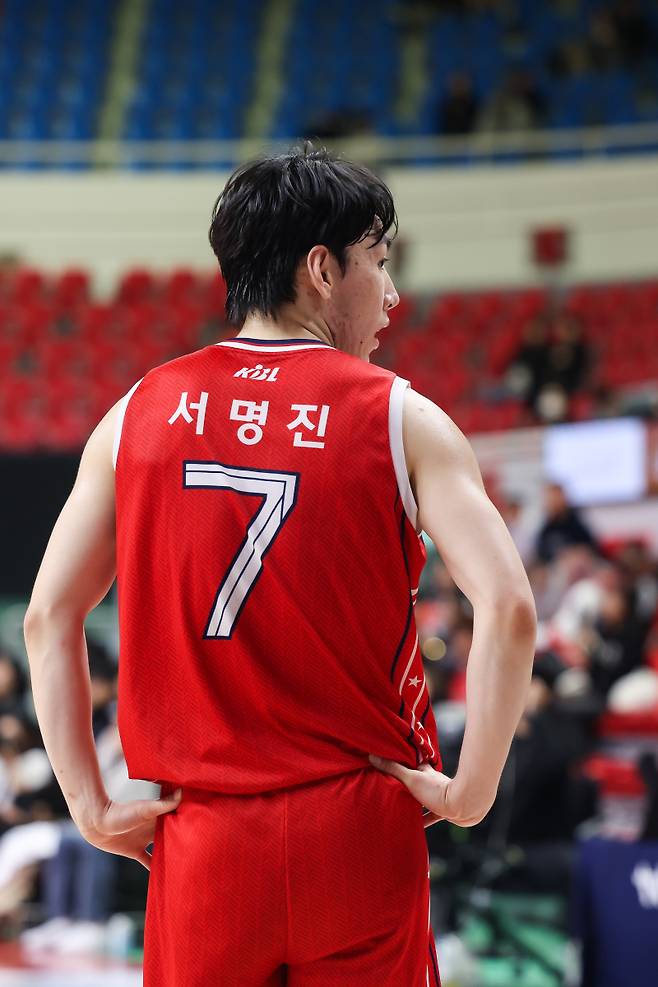 6일 울산동천체육관에서 열린 현대모비스와 소노의 2025~26 LG전자 프로농구 정규리그 경기. 코트에 나선 현대모비스 서명진의 모습. 사진=KBL