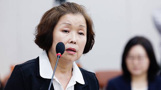 손효숙 리박스쿨 대표가 지난 7월 10일 서울 여의도 국회 교육위원회에서 열린 리박스쿨 청문회에 출석해 의원 질의에 답하고 있다.뉴스1