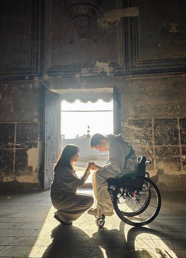 [서울=뉴시스] 그룹 '시크릿' 출신 송지은이 남편 박위와 함께 근황을 공개했다. (사진=송지은 인스타그램 캡처) 2025.11.06. photo@newsis.com *재판매 및 DB 금지