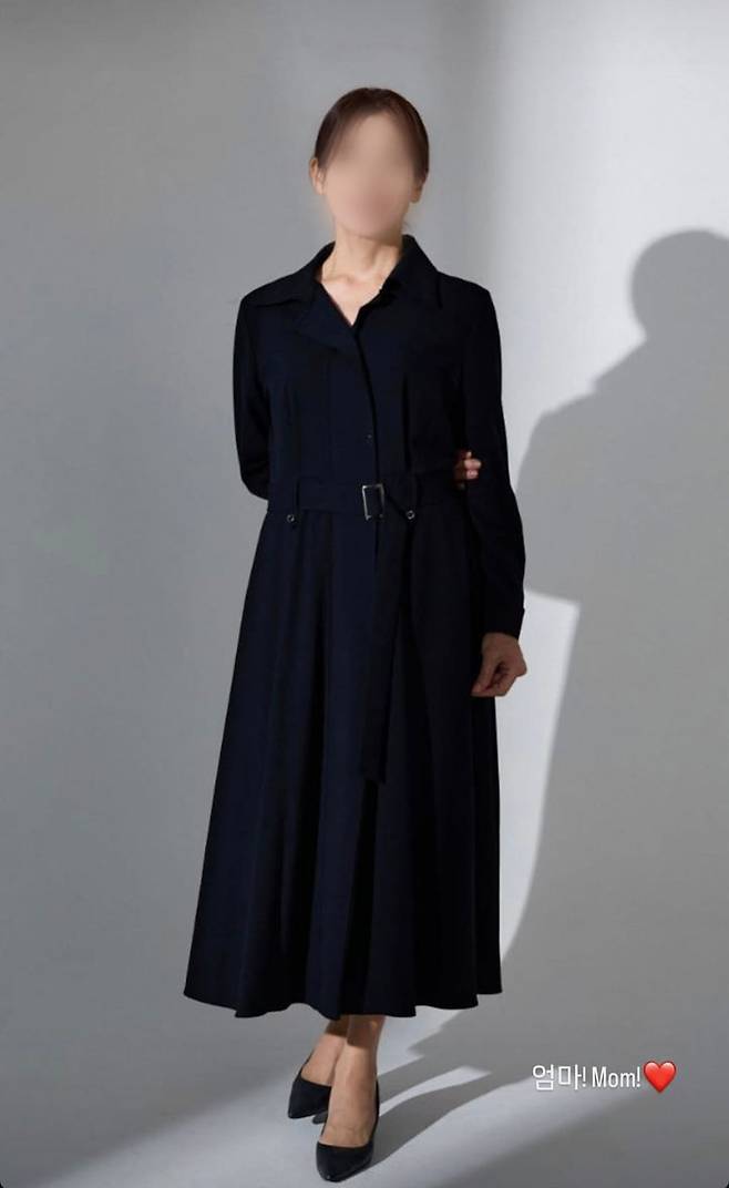 [서울=뉴시스] 배우 한효주가 미모의 어머니를 공개했다. (사진=한효주 인스타그램 캡처) 2025.11.06. photo@newsis.com *재판매 및 DB 금지