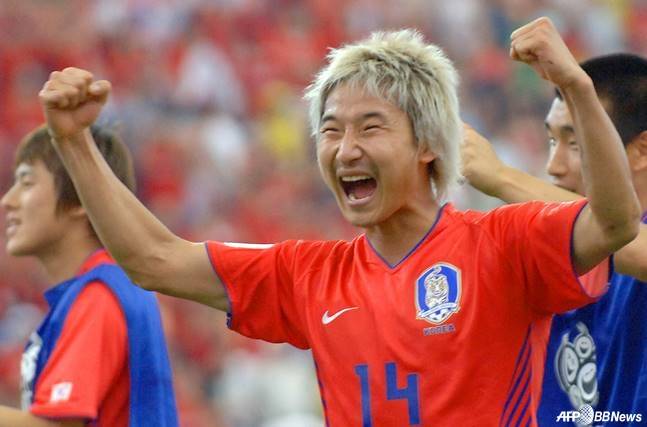 2006 국제축구연맹(FIFA) 독일월드컵 당시 대한민국 국가대표로 활약한 이천수. /AFPBBNews=뉴스1