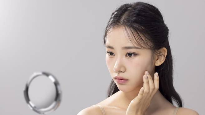 넓은 모공과 여드름 흉터가 고민이라면 레이저와 주사 병합 치료를 고려해볼 수 있다｜출처: 클립아트코리아