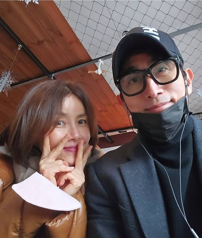 배우 신애라(왼쪽)와 차인표 부부 / 사진출처=인스타그램