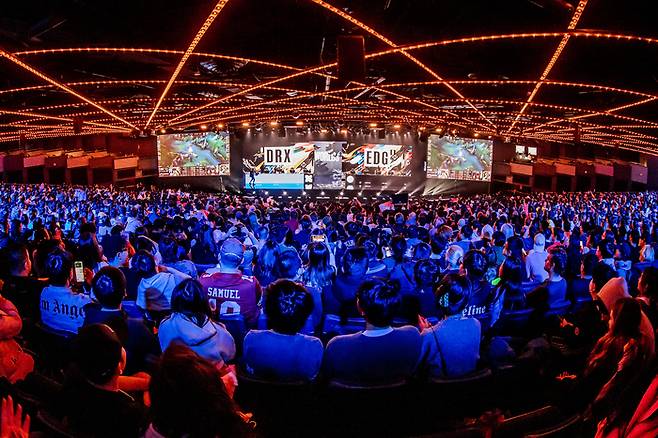 2022 LoL 월드 챔피언십 8강 DRX와 EDG 경기가 열렸던 뉴욕 매디슨 스퀘어 가든 모습. 사진 | 라이엇 게임즈