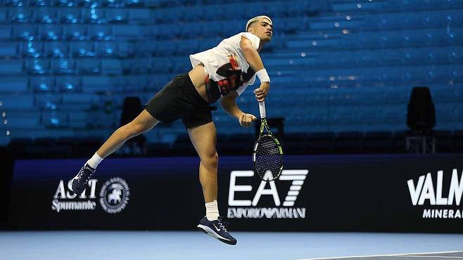 ATP 파이널스를 앞두고 현장에서 연습 중인 알카라스. ATP Tour
