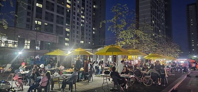 입주민 축제를 즐기고 있는 입주민의 모습 / 사진제공 : ㈜에스엘플랫폼