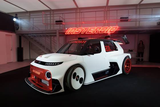 The Hyundai Insteroid concept is unveiled at the Peaches Dowon in Seongdong District, eastern Seoul, on March 31. [CHO YONG-JUN]