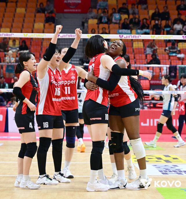 페퍼저축은행이 3연승을 질주했다./KOVO