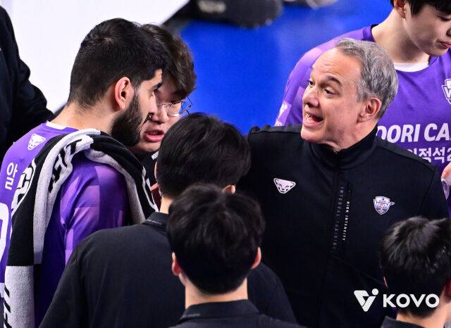 우리카드 마우리시오 파에스 감독./KOVO