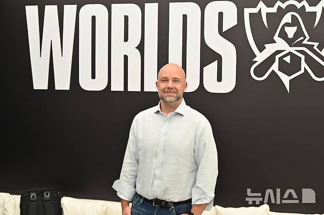 [청두(중국)=뉴시스] 윤정민 기자 = 크리스 그릴리 라이엇 게임즈 리그 오브 레전드(LoL) e스포츠 글로벌 총괄이 7일 오후 중국 청두 하비스트 문 아트 센터에서 열린 '2025 LoL 월드 챔피언십' 한국 미디어 간담회에 참여했다. 2025.11.07. alpaca@newsis.com