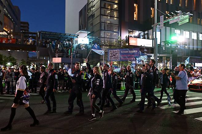 현대 쉘 모비스 WRT 팀원들이 함께 입장하고 있다. 사진: 김학수 기자