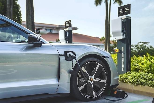 업계 반응: 전기차에 대한 마일당 세금은 ‘완전히 잘못된 조치’