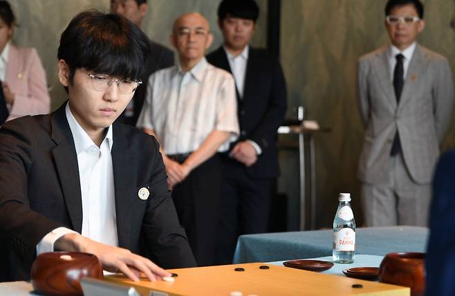 삼성화재배에서 메이저 10번째 우승과 상금 100억원에 도전하는 신진서 [한국기원 제공. 재판매 및 DB 금지]