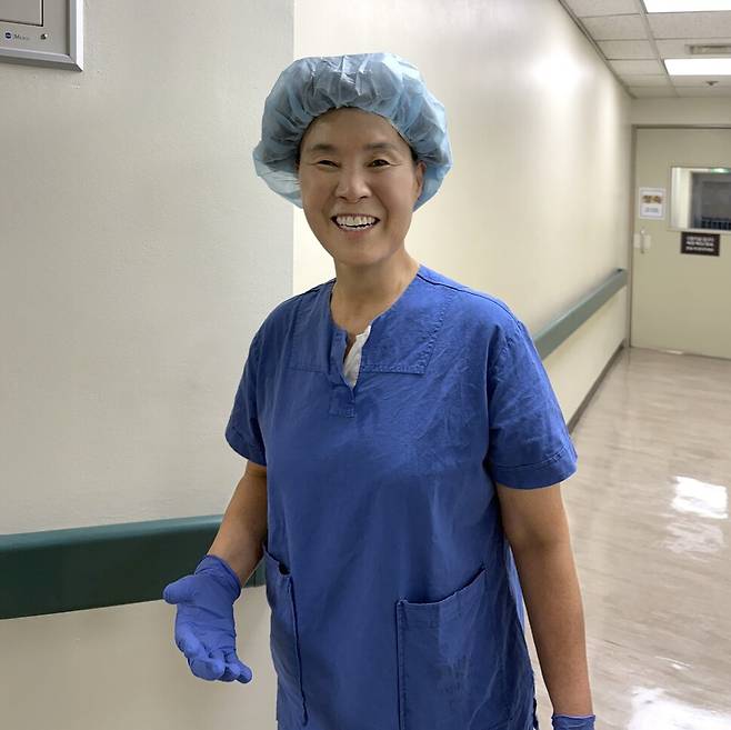 서울 이대목동병원의 ‘수술방 청소 여사’ 정경숙씨는 인간이 회복될 자리를 마련하는 일을 한다. 남궁인 작가 제공