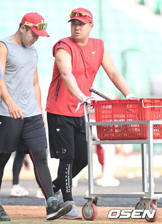 [OSEN=조은정 기자] SSG 손지환 코치. 2022.09.30 /cej@osen.co.kr