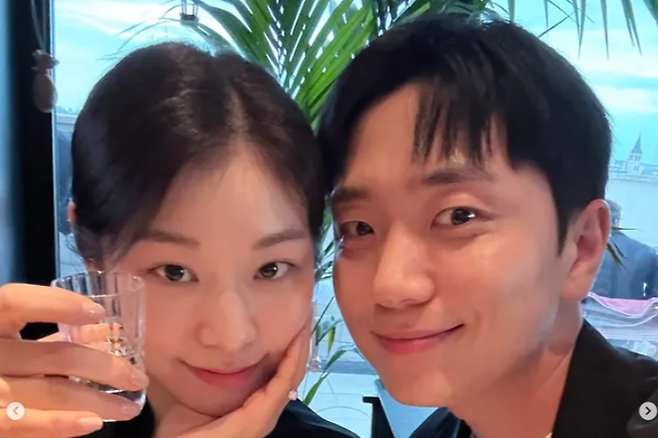 그룹 포레스텔라 멤버 고우림이 아내 김연아를 향한 깊은 애정과 존경심을 드러냈다. 김연아 인스타그램 캡처