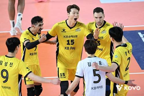득점 후 기뻐하는 KB손해보험 선수들 [한국배구연맹 제공. 재판매 및 DB 금지]