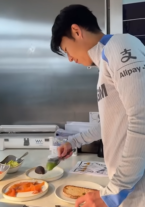 토트넘 소속 당시 아침 식사 메뉴를 공개한 손흥민