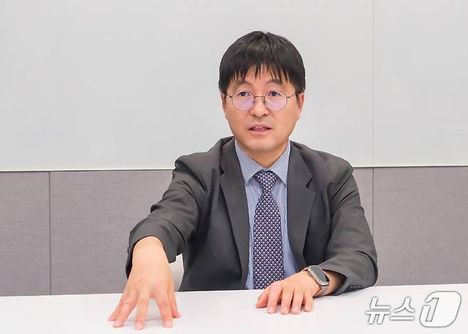 허정호 고신대학교복음병원 심혈관센터장(심장내과 교수)가 이상지지혈증에 대해 설명하고 있다./뉴스1