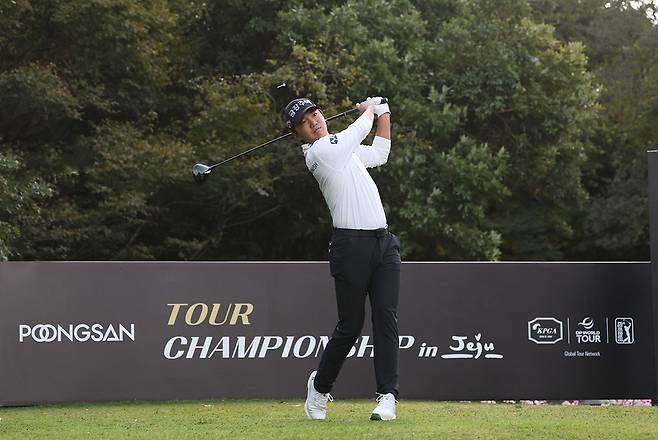 KPGA 투어 개인상을 석권한 옥태훈. (KPGA 제공)