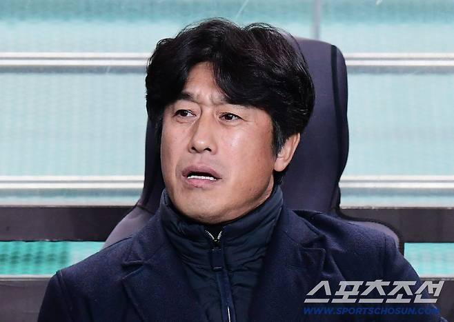 4일 서울월드컵경기장에서 아시아축구연맹(AFC) 챔피언스리그 엘리트(ACL) 4차전 FC 서울과 청두 룽청의 경기가 열렸다. 청두 서정원 감독. 상암=송정헌 기자songs@sportschosun.com/2025.11.04/