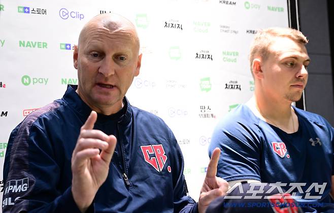 2025 K-BASEBALL SERIES 대한민국과 체코의 평가전이 8일 고척스카이돔에서 열렸다. 파벨 하딤 감독이 인터뷰를 하고 있다. 고척=박재만 기자 pjm@sportschosun.com/2025.11.08/
