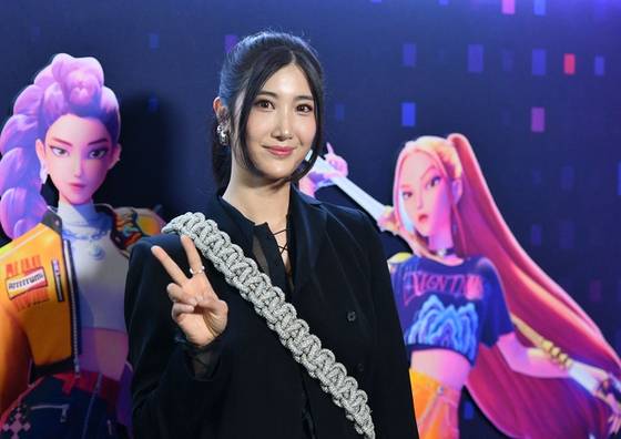 애니메이션 ‘K팝 데몬 헌터스’ 주제곡 ‘골든’을 작곡하고 부른 이재. 아이돌 연습생 출신으로 “더 이상 숨지 않고 빛나겠다”는 곡의 메시지를 스스로 증명했다. [AFP=연합뉴스]