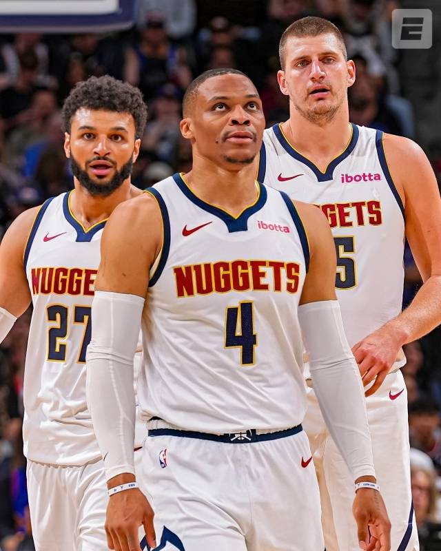 웨스트브룩 역시 레이커스를 떠난 후 이곳저곳을 돌아다니다가 지난 2024-25시즌 덴버에서 반등했다. 물론 이제는 선발보다 벤치 출전이 많은 그였고 클러치 상황에서도 코트 위에 없을 때가 적지 않았다. 그럼에도 웨스트브룩은 꾸준히 NBA에서 생존했고 올 시즌에는 중국 진출설이 있었음에도 새크라멘토 킹스 유니폼을 입고 있다. 사진=스포츠 센터 SNS