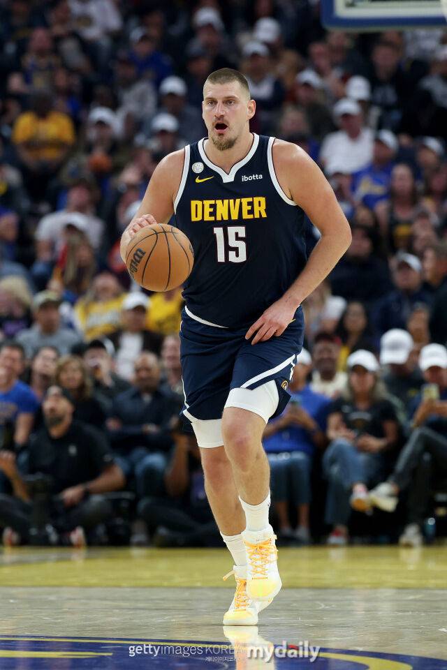 드리블하는 요키치. /게티이미지코리아