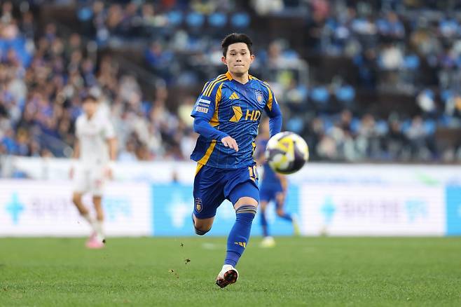 노상래 울산 감독대행은 9일 수원FC와 홈경기가 끝난 뒤 이동경의 부상에 대해 “감독으로선 팀을 위해 헌신해준 (이)동경이에게 미안하다. 큰 부상이 아니었으면 한다”고 말했다. 사진제공|한국프로축구연맹