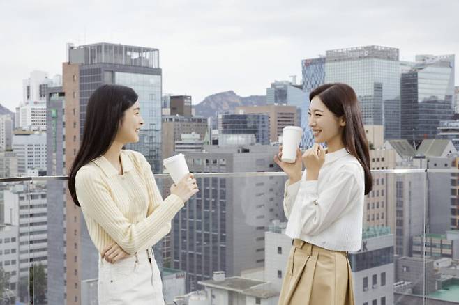 물 섭취가 부족하면 머리가 멍하고 집중이 안되는 증상이 나타날 수 있다. 사진=클립아트코리아