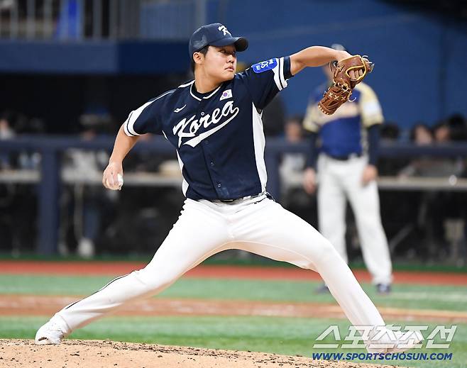 9일 서울 고척스카이돔에서 열린 한국과 체코의 야구대표팀 평가전. 5회말 등판한 정우주가 투구하고 있다. 고척=정재근 기자 cjg@sportschosun.com/2025.11.9/