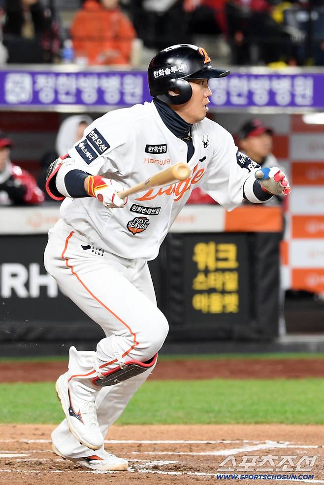 30일 대전 한화생명볼파크에서 열린 한국시리즈 4차전 한화 이글스와 LG 트윈스의 경기. 2회말 2사 한화 하주석이 안타를 날리고 있다. 대전=박재만 기자 pjm@sportschosun.com/2025.10.30/