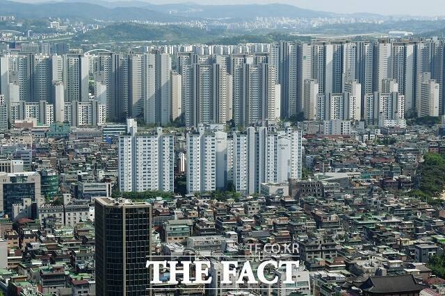 서울 아파트 매매 시가총액이 지난달 처음으로 1800조원을 돌파했다. /더팩트 DB