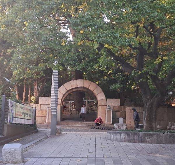 경상좌수영성 남문 전경.