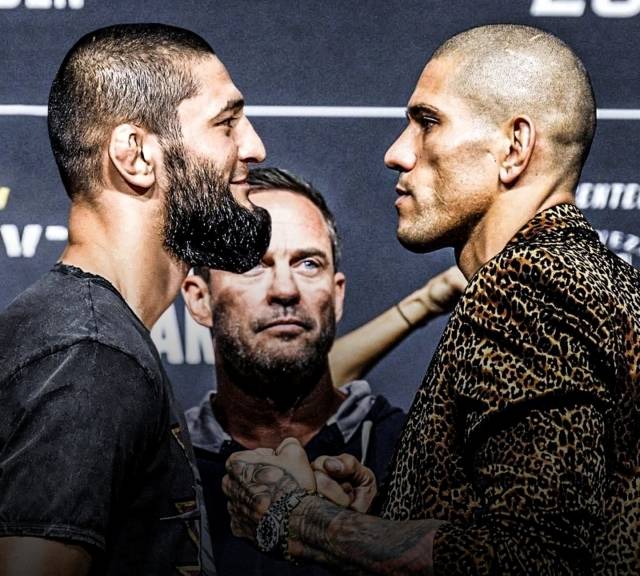 치마에프의 1차 방어전 상대로 유력한 건 아데산야와 카이오 보할류를 무너뜨린 나수르딘 이마보프였다. 그러나 그가 페레이라를 원하면서 상황이 꼬이기 시작했다. 이번 치마에프의 페레이라 콜아웃은 그가 마고메드 안칼라에프를 꺾고 다시 라이트헤비급 챔피언이 된 후 발생했다. 치마에프는 공개적으로 페레이라를 원했고 어떤 체급에서도 만날 수 있다고 자신했다. 이제는 파이터로서 은퇴한 글로버 테세이라까지 콜아웃했다(치마에프는 과거에도 페레이라를 콜아웃 한 적이 있기는 하다). 사진=아레나 SNS