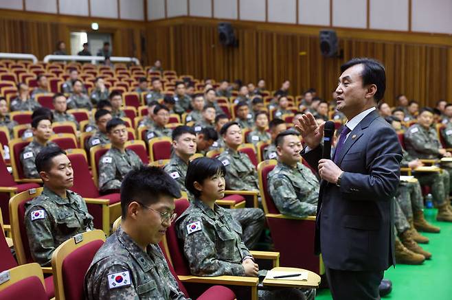 안규백, 대대장 역량 강화 특강…