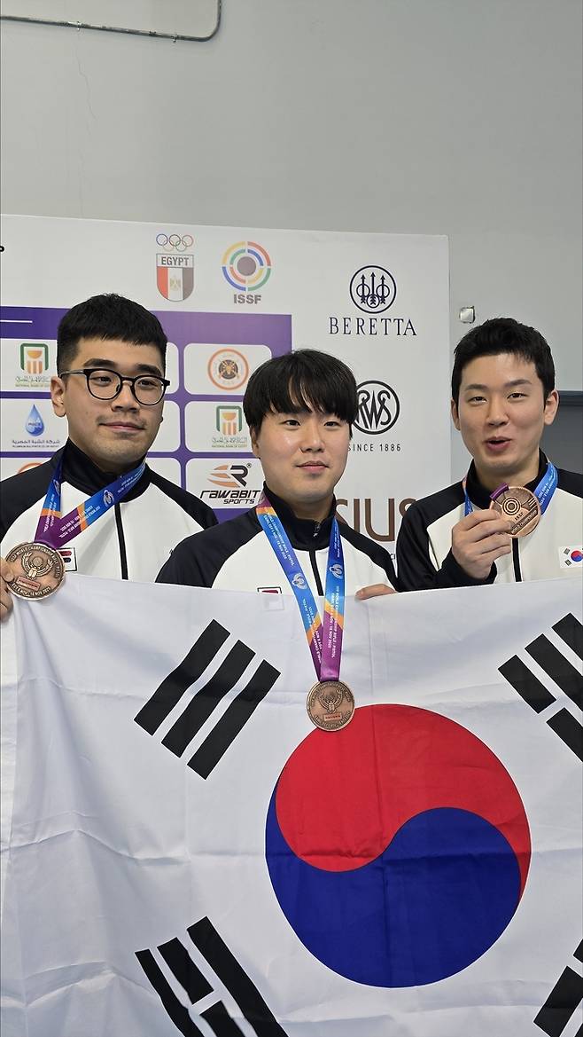 속사권총 단체전 동메달을 딴 한국 남자 대표팀 [장갑석 감독 제공. 재판매 및 DB 금지]