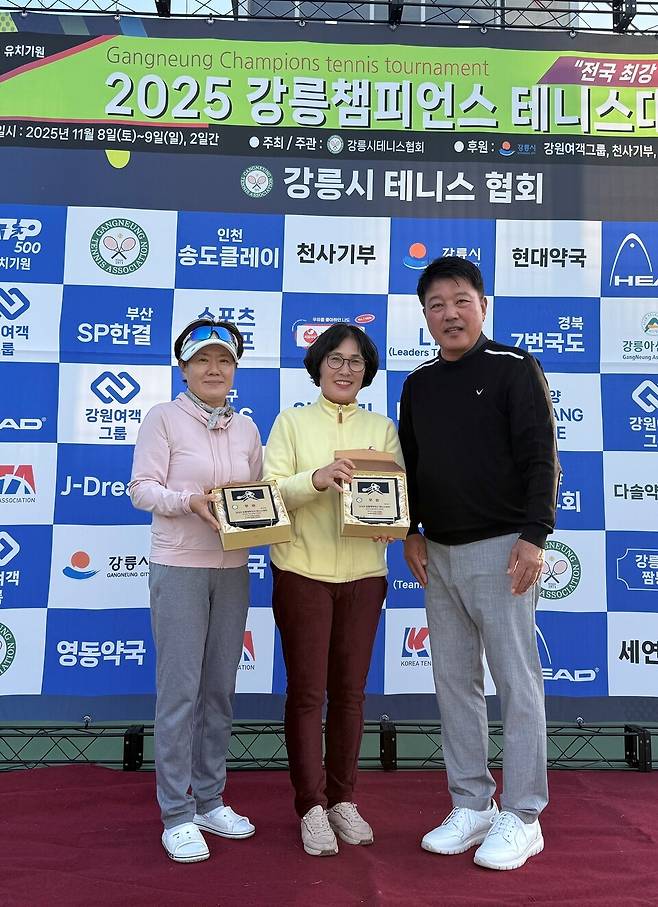 단체전과 같이 진행된 개나리부 우승(선혜란, 박미숙)