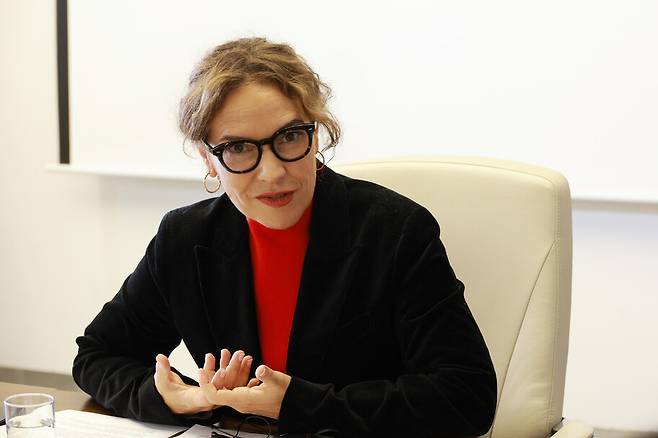 리나 갈베스 유럽의회 여성의권리및성평등위원회(FEMM) 위원장이 지난달 31일 오전 서울 주한유럽연합(EU)대표부에서 한겨레와 인터뷰 하고 있다. 정용일 선임기자 yongil@hani.co.kr