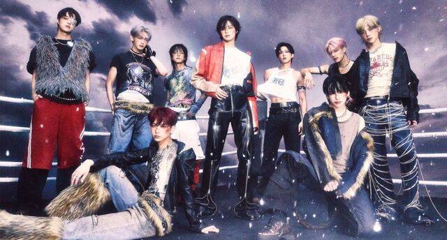 하이브의 일본 법인 YX 레이블즈 소속 그룹 앤팀(위쪽 사진)과 JYP엔터테인먼트·소니뮤직 재팬의 합작으로 결성된 그룹 넥스지. 두 팀은 한국을 글로벌 진출의 검증 무대로 삼는 역진출형 K팝 모델의 대표 사례로 꼽힌다. 앤팀은 지난달 28일 미니앨범 ‘백 투 라이프’로 한국 데뷔를 했고, 넥스지는 지난달 27일 미니앨범 ‘비트 복서’로 한국 활동에 나섰다. 하이브, JYP엔터테인먼트 제공