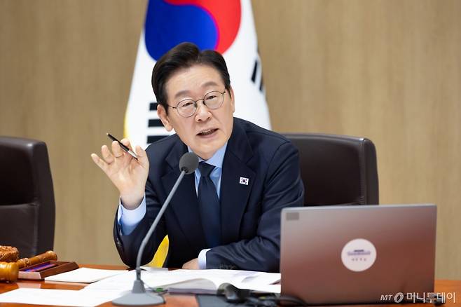 (서울=뉴스1) 허경 기자 = 이재명 대통령이 11일 서울 용산 대통령실 청사에서 열린 국무회의에서 발언하고 있다. (대통령실 제공. 재판매 및 DB 금지) 2025.11.11/뉴스1 Copyright (C) 뉴스1. All rights reserved. 무단 전재 및 재배포, AI학습 이용 금지. /사진=(서울=뉴스1) 허경 기자