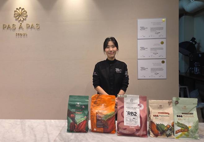 이상화 셰프가 지난 5일 서울 잠실 인근 쿠킹 클래스 공간에서 머니투데이와 만나 인터뷰하는 모습./사진=차현아 기자.