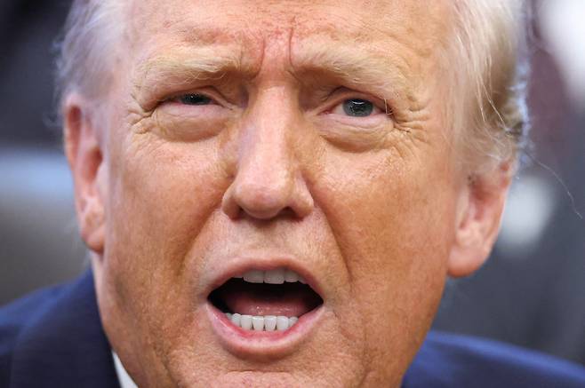 도널드 트럼프 미국 대통령이 지난 10일(현지시간) 미국 워싱턴 D.C. 백악관에서 열린 세르히오 고르 인도 주재 미국 대사 취임식에서 연설하고 있다. [로이터]